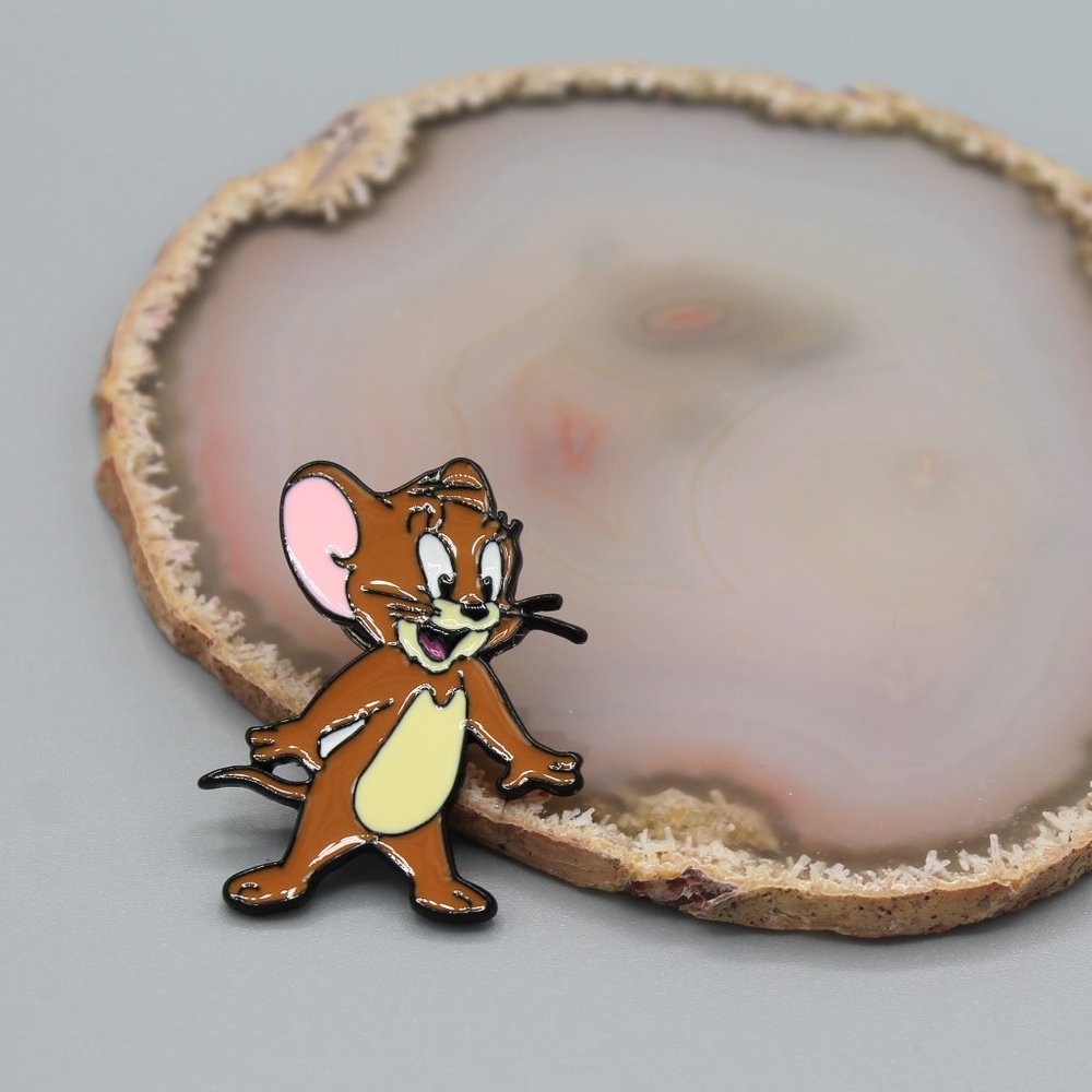 Jewelry pin brooch Tom & Jerry Mouse cartoon fictional character cute new - Picture 6 of 10
